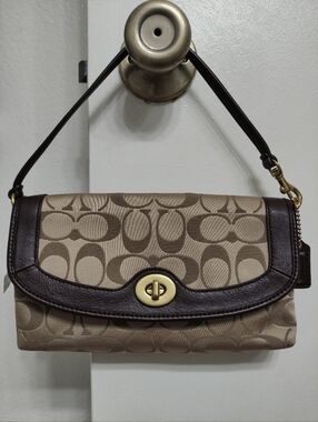 NWT Coach F50184 Signature Large Wristlet Khaki/Mahogany